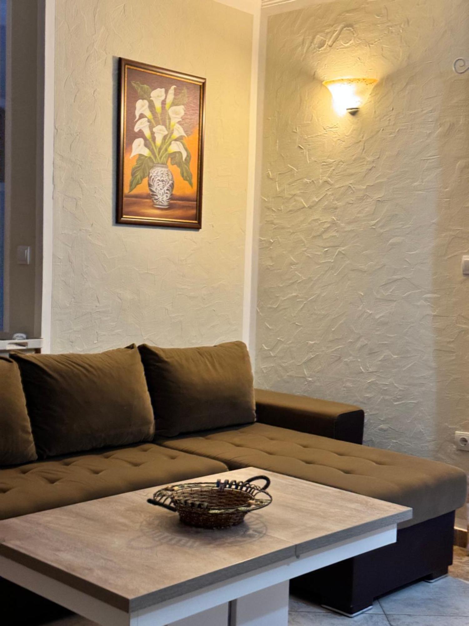 Carine Garden Apartment Risan Exterior photo