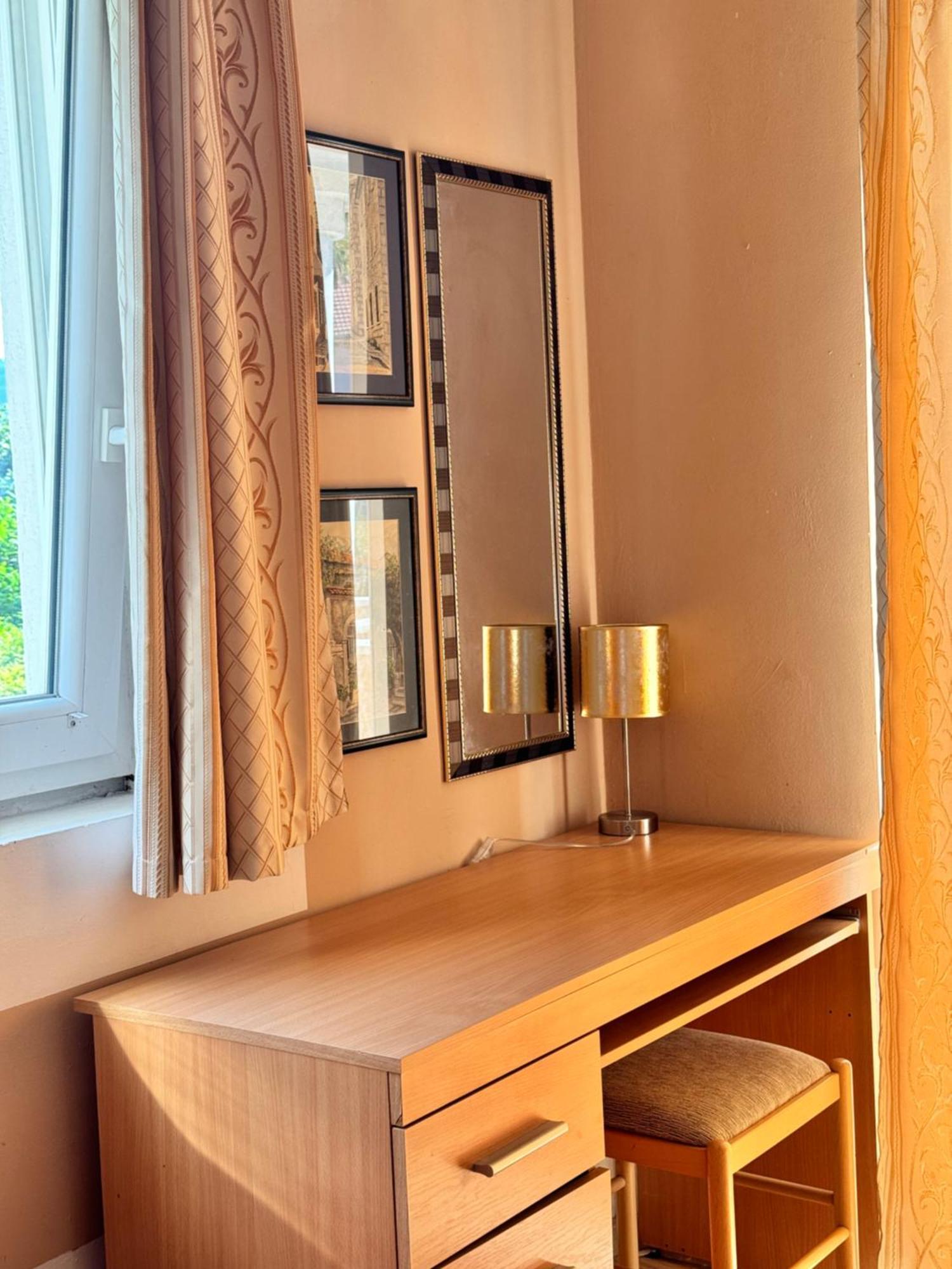 Carine Garden Apartment Risan Exterior photo
